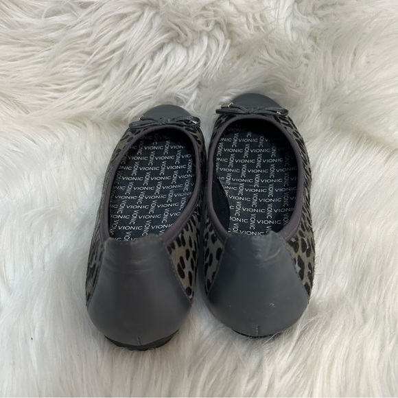 Vionic Flats - Picture 3 of 6